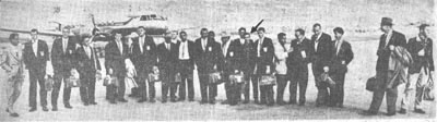 Barris at Gothenburg airport with his manager Sven Strömberg and the group of US athletes with whom he trained and competed during his European tours