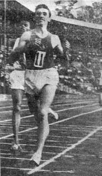 Barris, winner of the 800m in front of the Olympic finalist Arnold Sowell (USA) in 1958 in Stockholm, breaking the Spanish record with 1'49''6